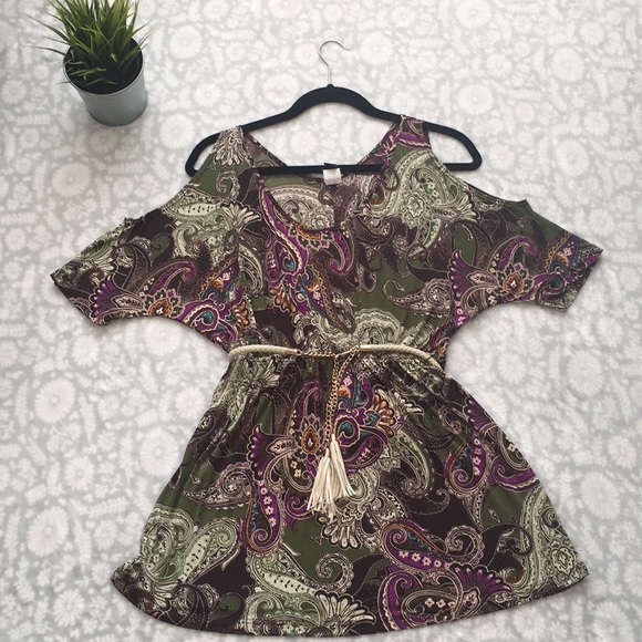 Windsor Dresses & Skirts - Windsor Cold Shoulder Dress with Belt